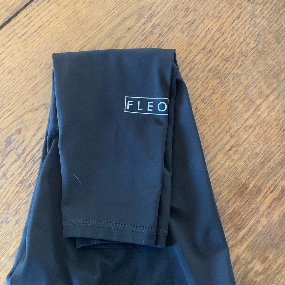 Fleo Leggings. Large. 21”